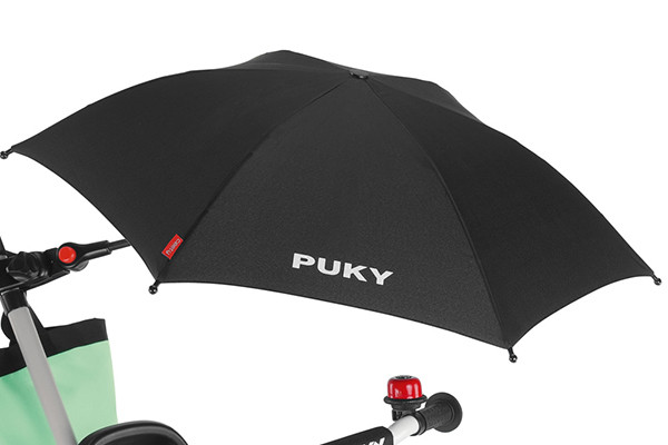 Met parasol/paraplu.