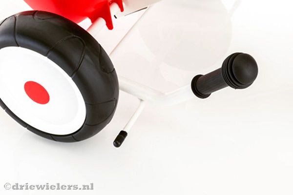 Handrem op beide achterwielen.