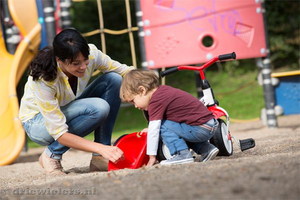 Heerlijk spelen met de driewieler.