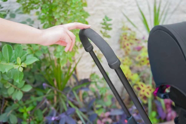 Met één hand te besturen